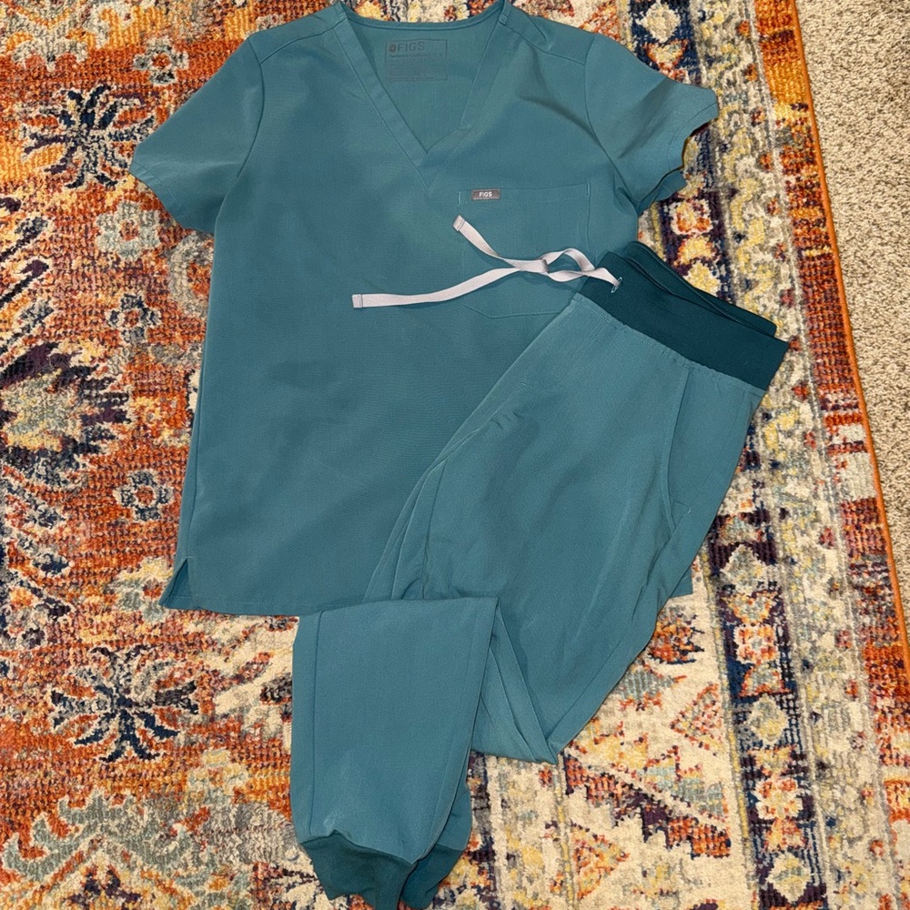 FIGS “hydrogreen” color scrubs